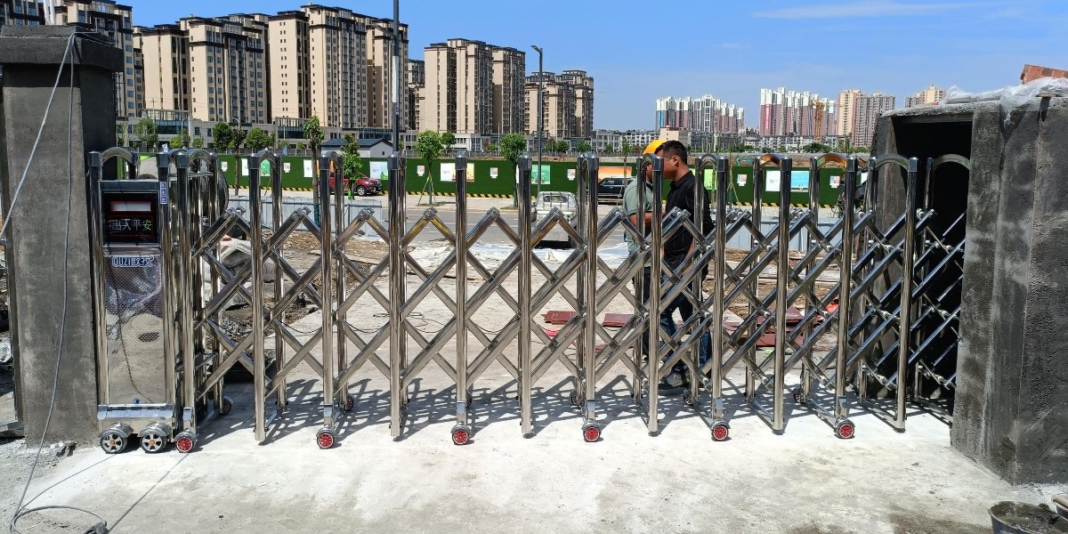中铁二十局7米绵阳不锈钢伸缩门安装案例