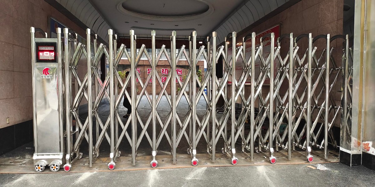 自动伸缩门生产厂家安装两米高不锈钢伸缩门